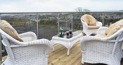 1 bedroom accommodation in Near Neilston