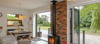 1 bedroom accommodation in Welton-le-Marsh, near Spilsby