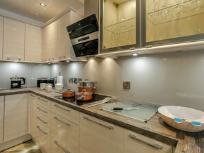 Oven, dishwasher, freezer - 1 bedroom accommodation in Welton-le-Marsh, near Spilsby (Welton-le-Marsh, near Spilsby)