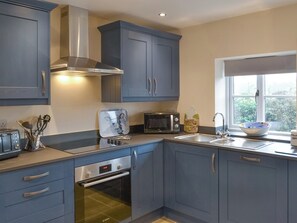 烤箱、洗碗机、高脚椅