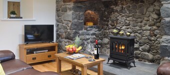 2 bedroom accommodation in Bryncrug, near Tywyn