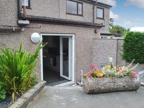 Exterior - 2 bedroom accommodation in Bryncrug, near Tywyn (Bryncrug, near Tywyn)