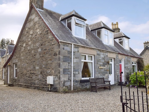 3 bedroom accommodation in Aberfeldy