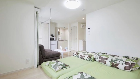1 chambre, bureau, fer et planche à repasser, accès au Wi-Fi (inclus)