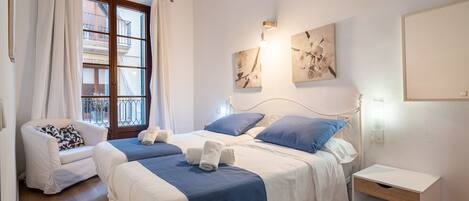 2 bedrooms, in-room safe, iron/ironing board, free WiFi