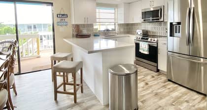 Waterfront home perfect for fishing, water sport, fam fun in Marathon FL keys