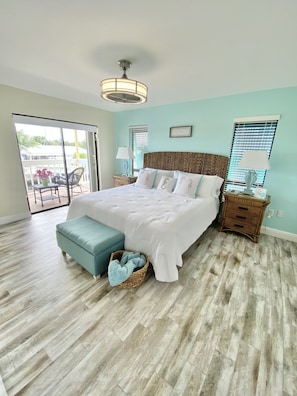 2 chambres, bureau, fer et planche à repasser, lit parapluie