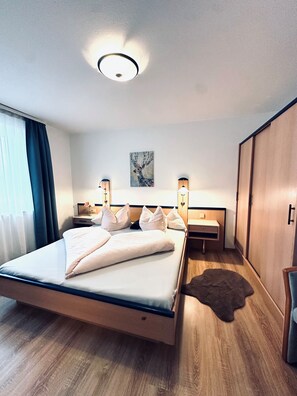 1 غرفة نوم وخدمة الإنترنت وملاءات أسرّة