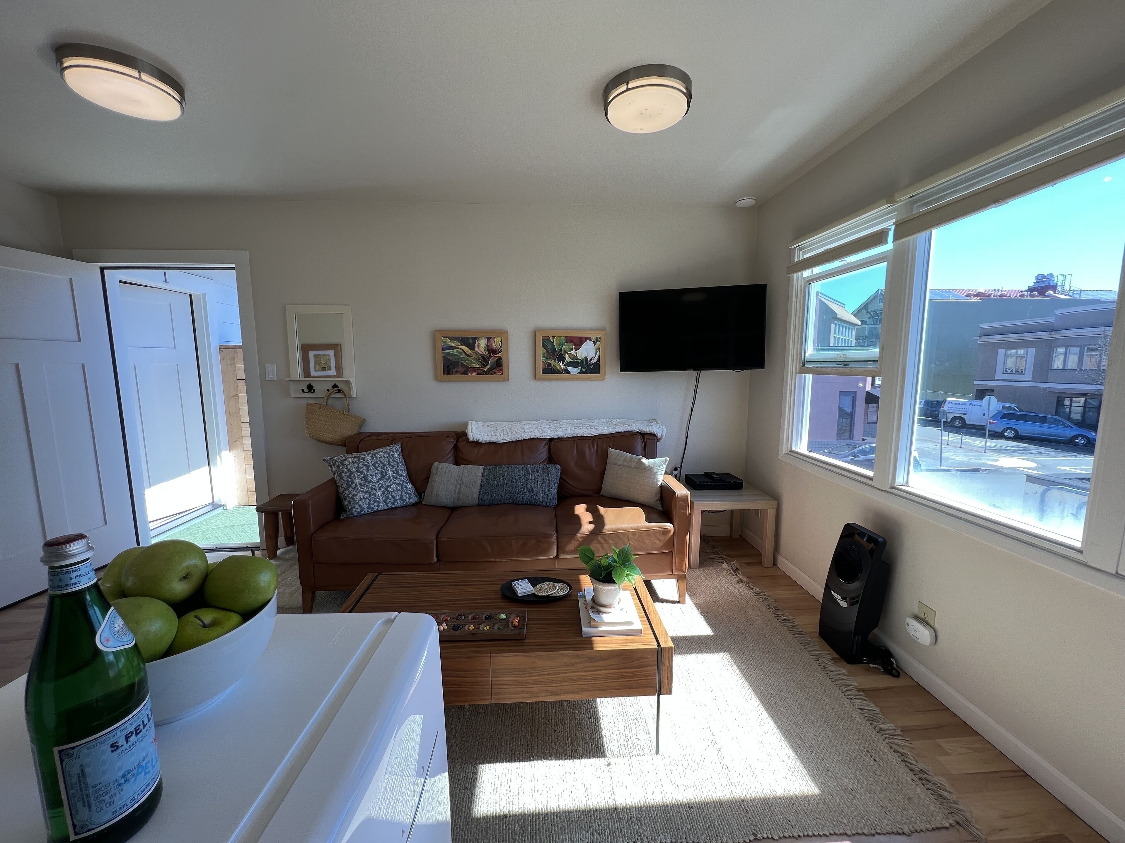 Downtown Arcata Farmers Market Apartment