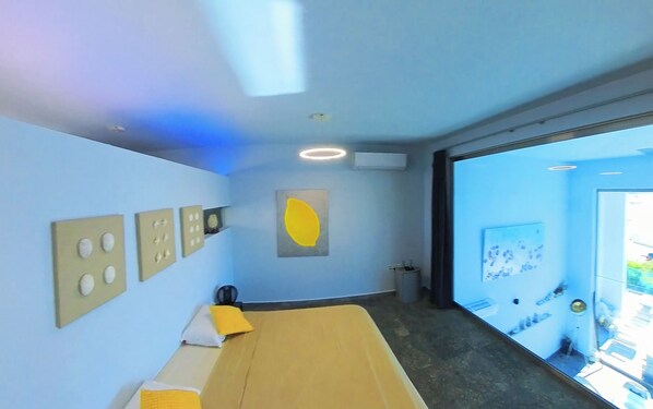 A room with a long table, a ceiling light, and a large window. - SEA TRUE VILLA ,NEW EDIFICE 2021, LAVISH ! (Sint Maarten)