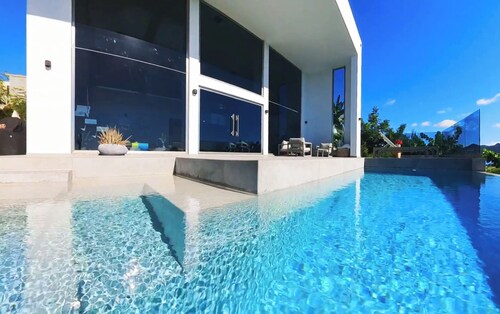 SEA TRUE VILLA ,NEW EDIFICE 2021, LAVISH !