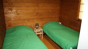 2 bedrooms, travel crib