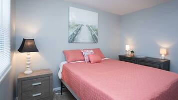 5 bedrooms, desk, free WiFi, bed sheets