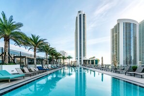 A heated pool - NEW 2019 Condo, 1Bedroom+2 Bathrooms,  Amazing Views@HydeResort (Hollywood)