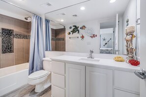 Kombination af bruser/badekar