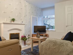 Living area - 1 bedroom accommodation in East Ayton, near Scarborough (East Ayton, near Scarborough)
