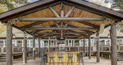 Amazing, sleeps 26, covered lakeside, bar, beach, Big St Germain Lake