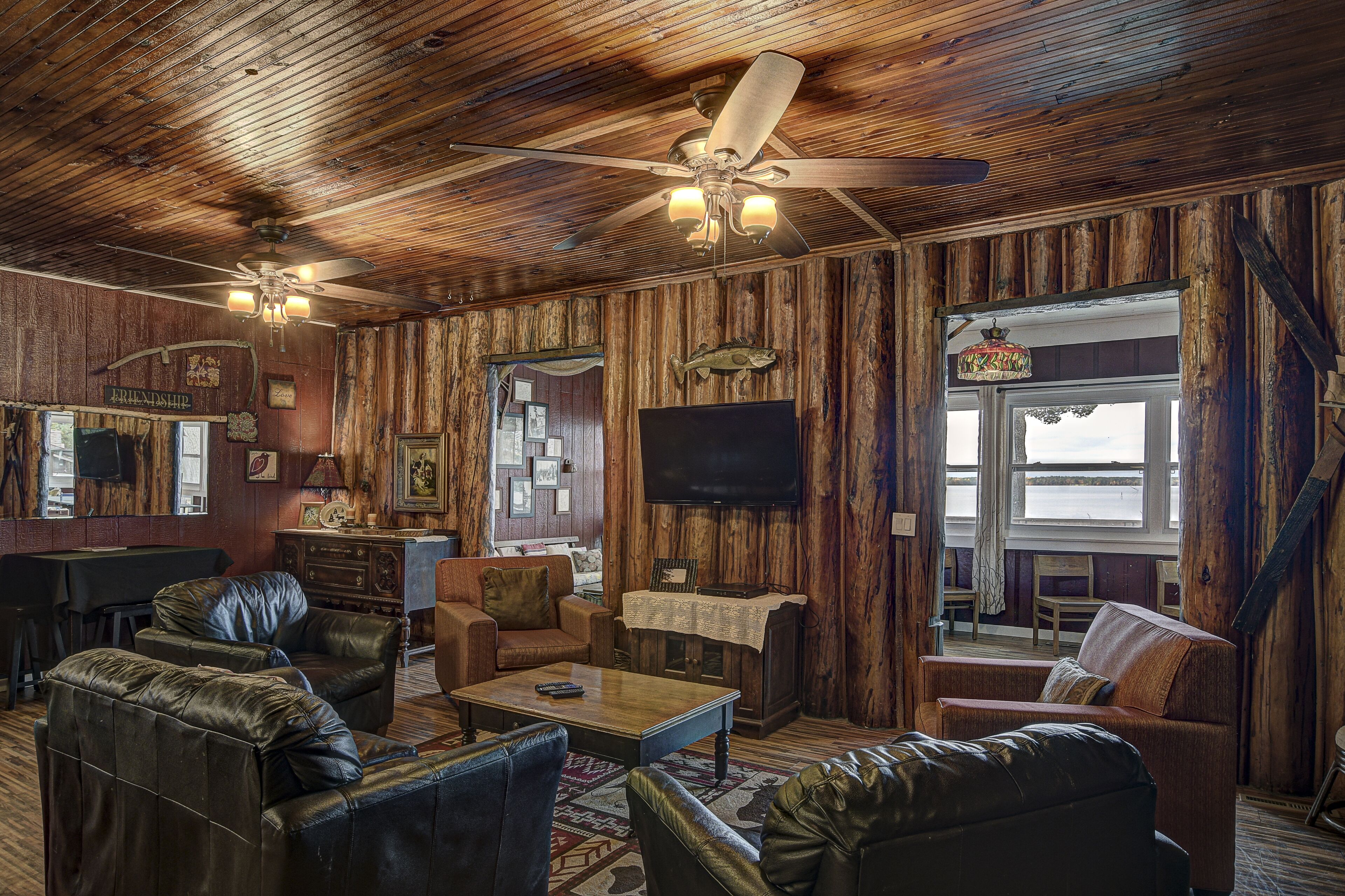 Smart TV, fireplace, DVD player, table football