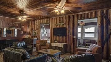 Smart TV, fireplace, DVD player, table football