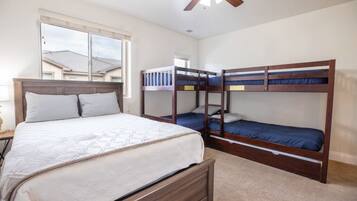 3 bedrooms, desk, iron/ironing board, travel crib