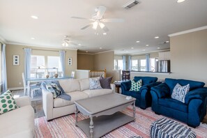 Télévision, lecteur de DVD, livres