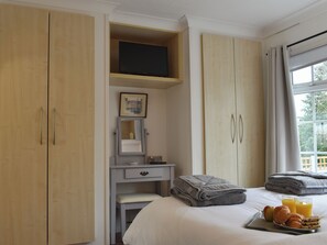 3 quartos, Wi-Fi de cortesia, roupa de cama