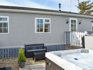 Terrace/patio - 3 bedroom accommodation in Amlwch (Amlwch)
