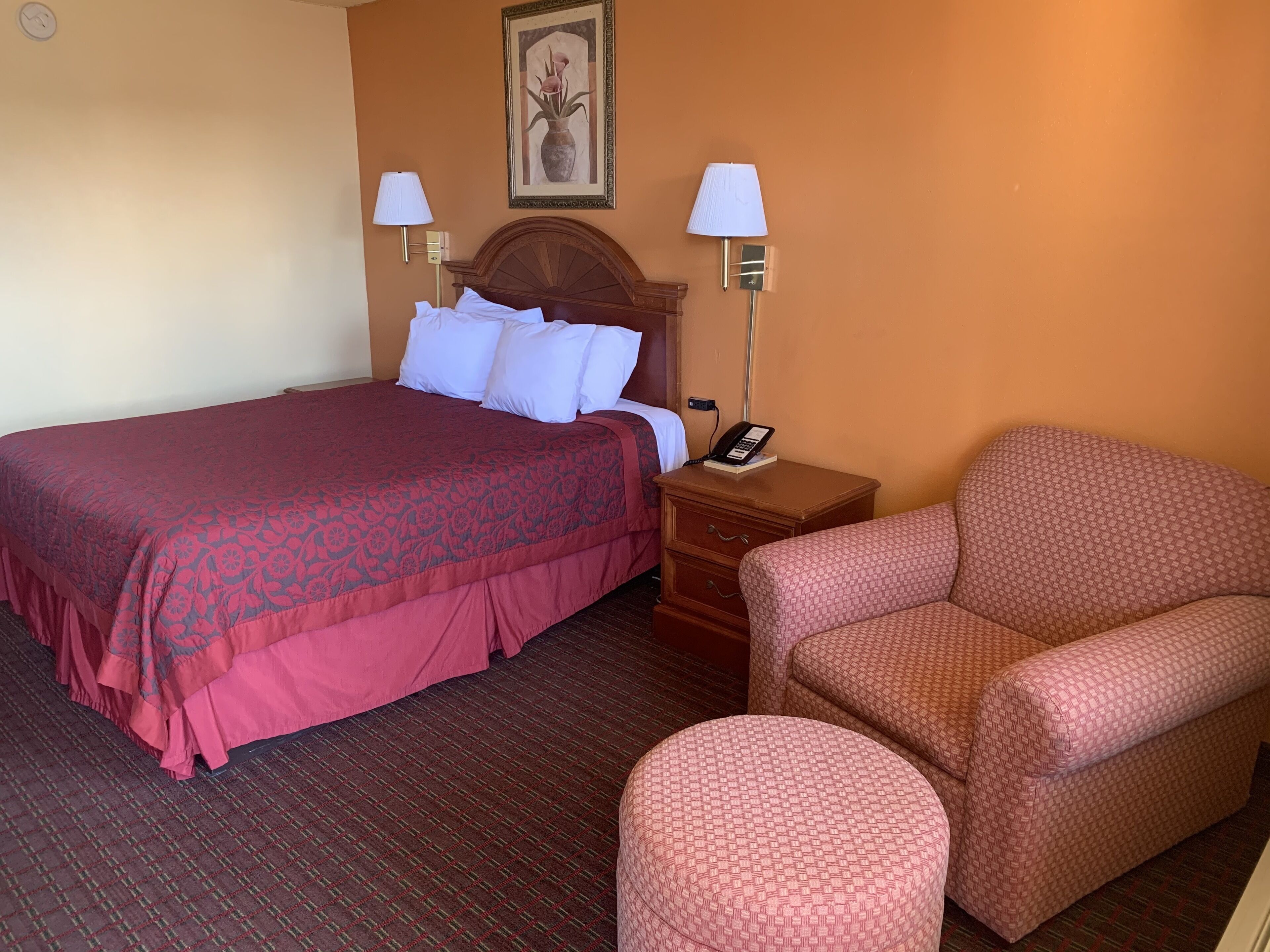 Single Room | Desk, blackout drapes, iron/ironing board, free WiFi