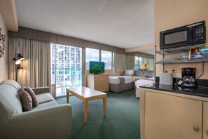 Flatskjerm-TV, TV-spill og DVD-spiller