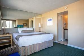 Bügeleisen/Bügelbrett, WLAN, Wecker