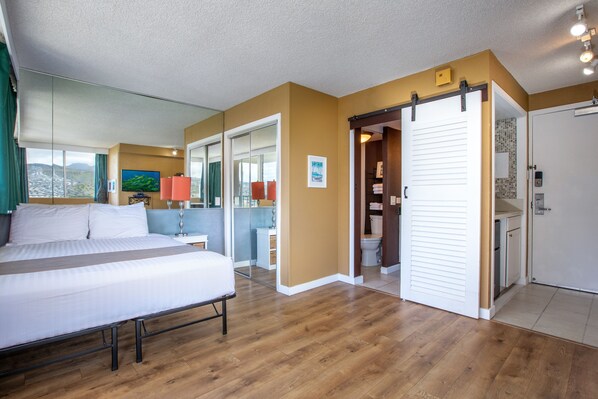 Iron/ironing board, WiFi