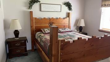 2 bedrooms, desk, free WiFi, bed sheets