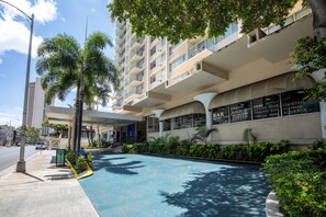 Exterior - Aqua Aloha Surf Waikiki 809 Deluxe Studio with Lanai and Partial City Views (Honolulu)
