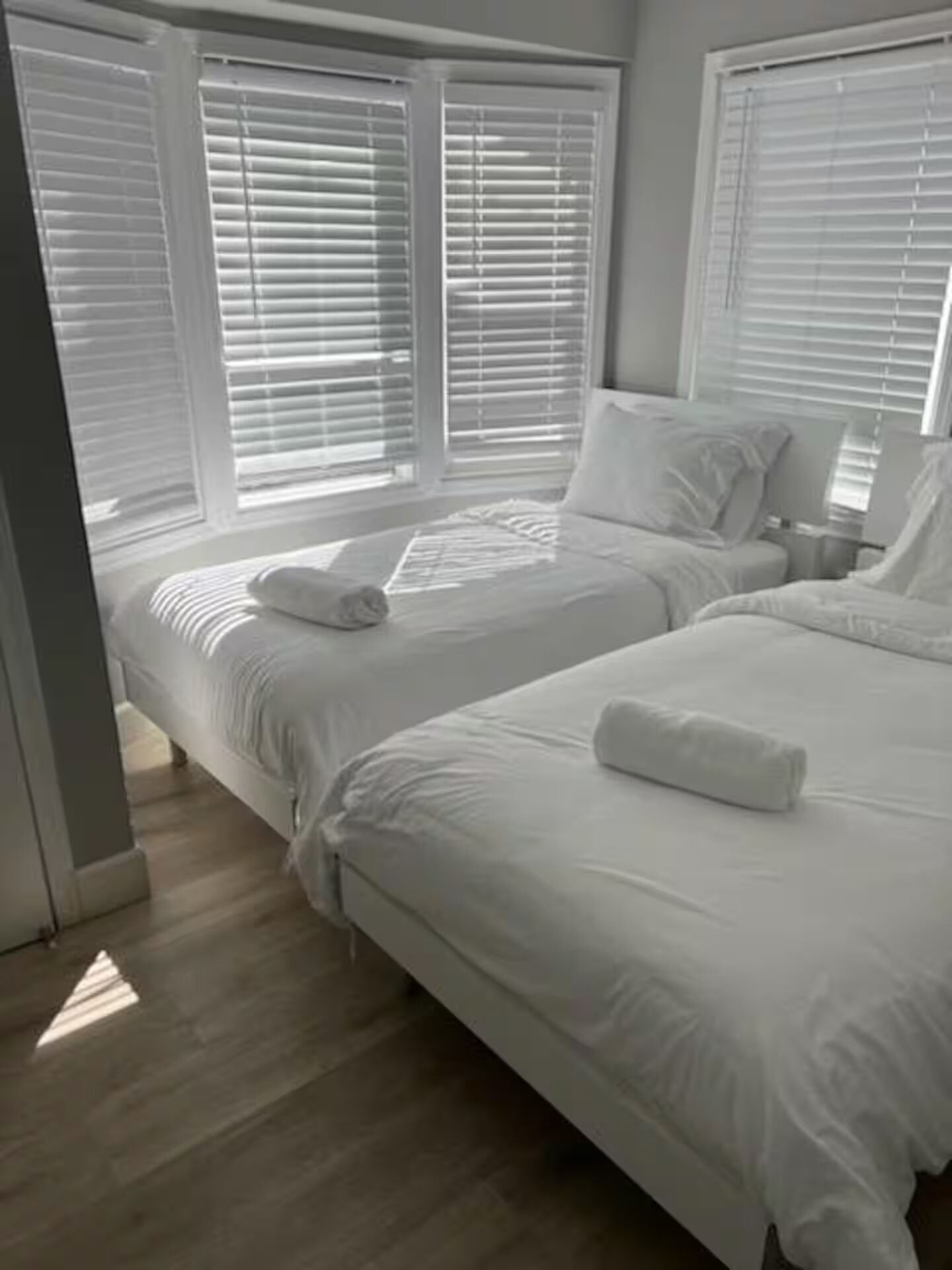 3 bedrooms, desk, iron/ironing board, travel crib