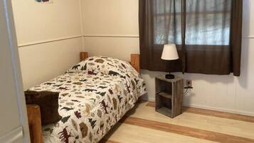 4 bedrooms, iron/ironing board, travel crib, free WiFi