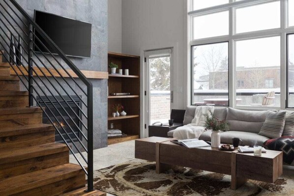 Télévision, cheminée