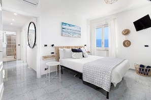 4 bedrooms, iron/ironing board, travel cot, WiFi