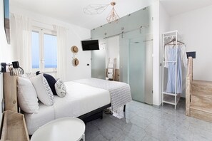 4 bedrooms, iron/ironing board, WiFi, bed sheets - Villa Fenice - Private villa with sea views (Nerano)