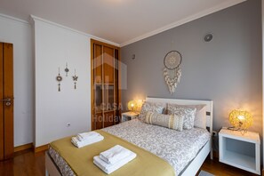 2 chambres, fer et planche à repasser, accès au Wi-Fi (inclus)