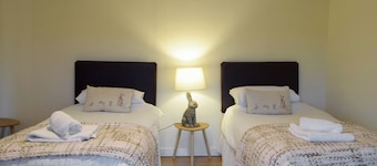 3 bedroom accommodation in Eglwyswrw, near Crymych