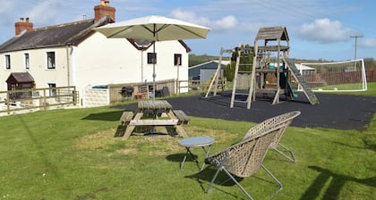 3 bedroom accommodation in Eglwyswrw, near Crymych