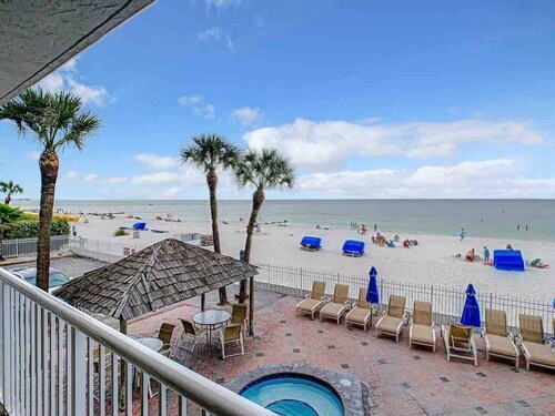 Welcome to Seaview #103, Steps to Sand, Miles from Stress!