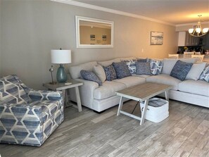 Smart-tv, een dvd-speler en boeken