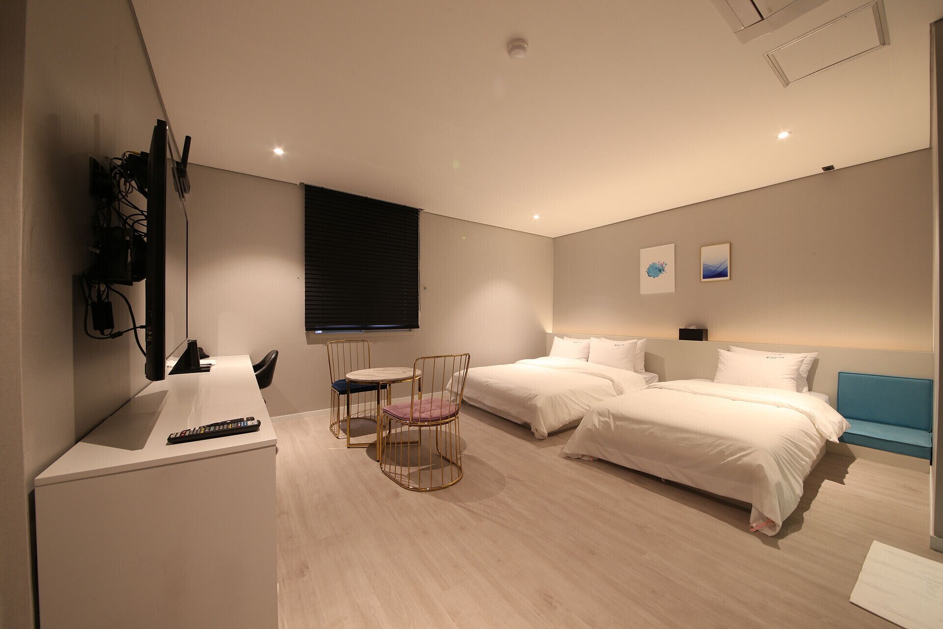 deluxe family twin room (only family can share rooms of more than two) | soundproofing, free wifi