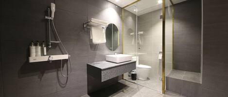 Deluxe Family Twin Room (Only family can share rooms of more than two) | Bathroom | Free toiletries, hair dryer, bathrobes, slippers