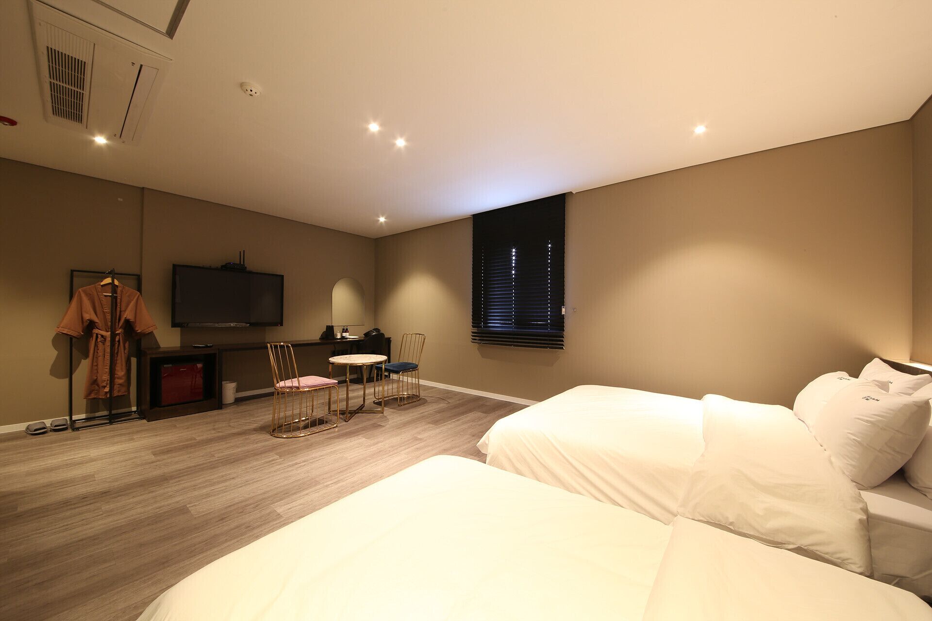 premier family twin room (only family can share rooms of more than two) | soundproofing, free wifi