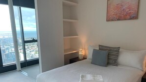 Deluxe Apartment, 2 Bedrooms - Accommodation Melbourne AUS108 (Southbank)