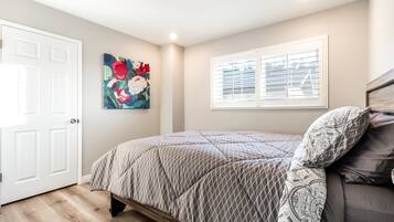 5 bedrooms, iron/ironing board, travel crib, WiFi (free)