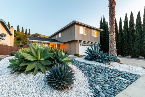 Coastal Home Perfect for Large Families and Groups of Friends