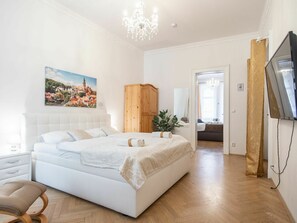 Room - Cosy apartment for 18 people with hot tub, WIFI and TV (Prague)